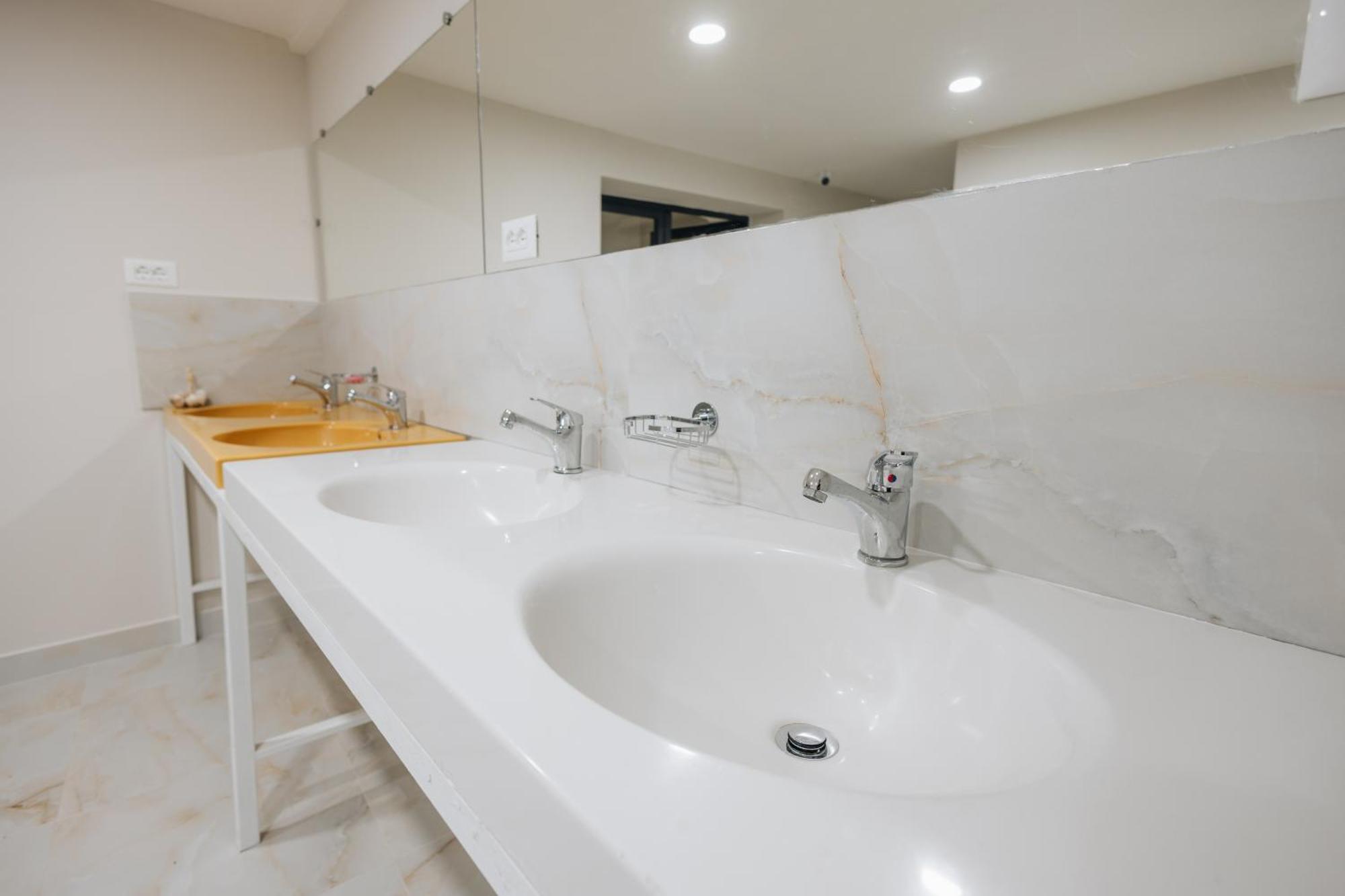 Gm Tirana Hostel Экстерьер фото